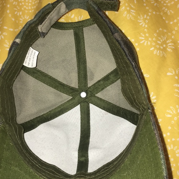 Army patterned cap - Picture 3 of 4